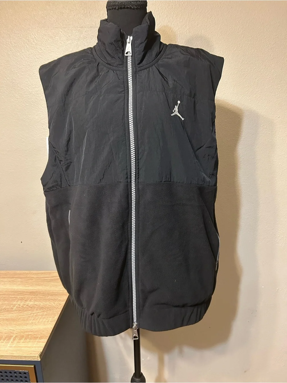 Jordan Essentials Mens Large Black Fleece Nylon Full Zip Vest FD8628-010 Jumpman
